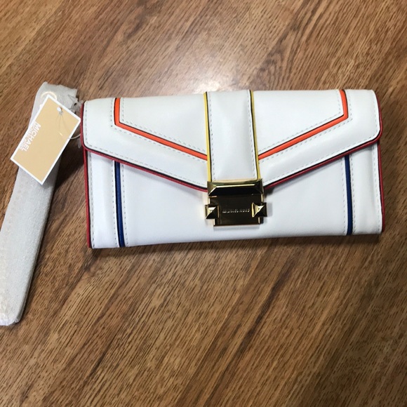 Michael Kors Handbags - Michael Kors Wallet